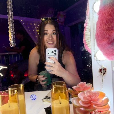 _marisakathryn_'s profile picture. 32▪️Proud UCF Alum▪️@jonasbrothers stan since ‘06.▪️She/Her▪️