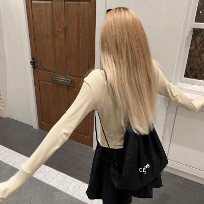 TJTra28's profile picture. Wish this world remains lively / Wish I remain the same as I am