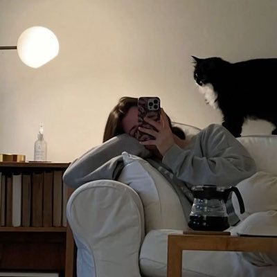 therealeeno's profile picture. في رحلة سفر داخلية للبحث عن معنى