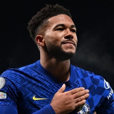 Umwatch_yt's profile picture. 