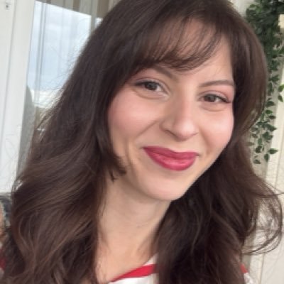 elifdereen's profile picture. 