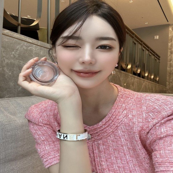 lmdcl62172513's profile picture. 연락처는 라인 HANEE90118 이쁜이 대기중