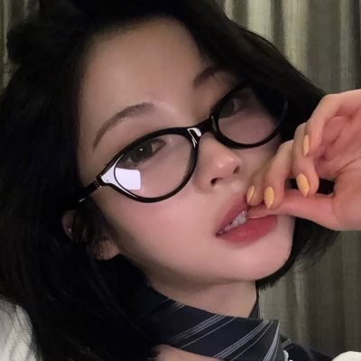 enomiasa's profile picture. 