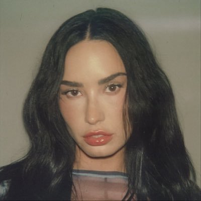 ourlovelikestar's profile picture. EMMY WINNER BRITT LOWER