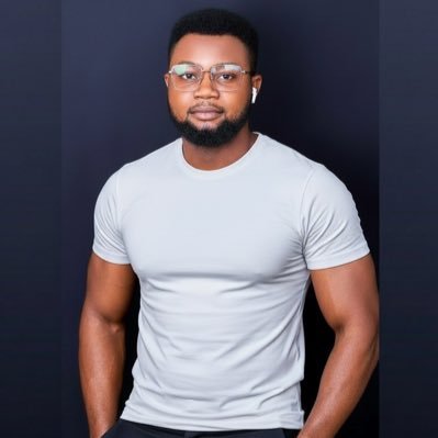 yomlz's profile picture. one step at a time …