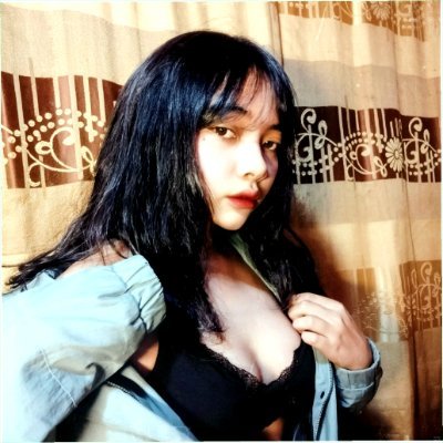 atkinson_j7491's profile picture. A bite of fresh strawberries is springtime in my mouth.