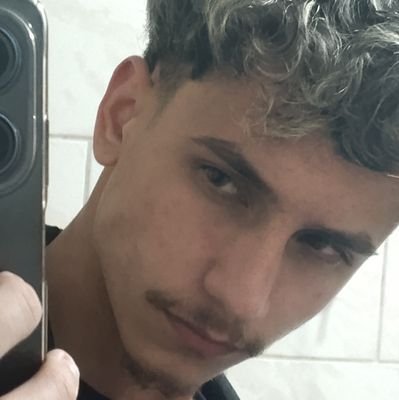 anjos_hades's profile picture. O tal dos olhos claros...