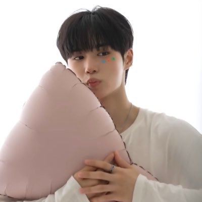 priencessieun's profile picture. cuma akun baca au