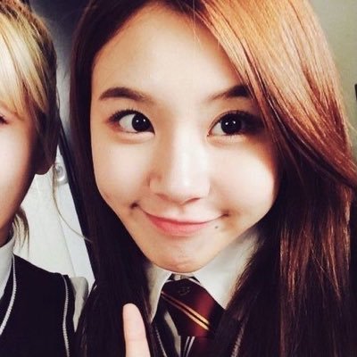 kingabsx's profile picture. maior fã de twice olivia rodrigo chappell roan conan gray gfriend avril lavigne lady gaga taylor swift clairo girl in red yena e 5sos de fortaleza