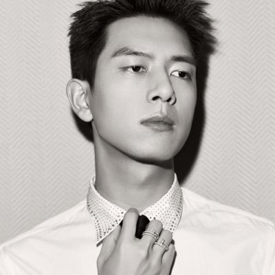 LiXianTHFC's profile picture. 🇨🇳 李现 | LiXian | หลี่เซี่ยน 🇹🇭 ยินดีต้อนรับค่ะ อัปเดตกิจกรรม รูปภาพ คลิป ข่าว จากอฟช.🧡 งานแปล #ซับไทยซัพใจหลี่เซี่ยน back up account @LiXianTH_FC