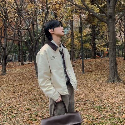 chueuiliyu's profile picture. Letters to a young poet