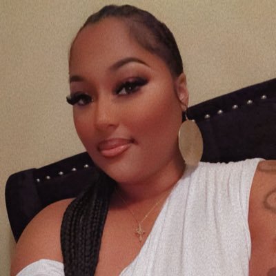 prettyas_T's profile picture. mind yo business hoe 😎