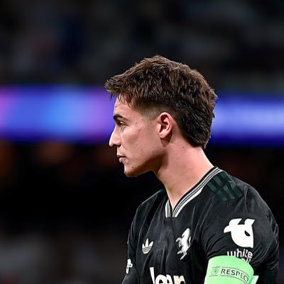 L1W1S44's profile picture. || @ManUtd || @scuderiaferrari || @lakers