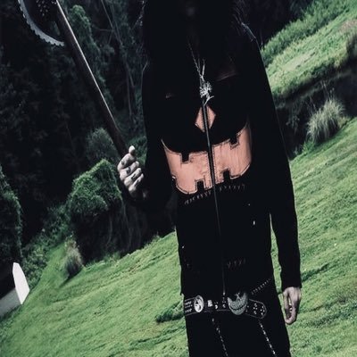 slitwrlstsavior's profile picture. 𖤐 MINOR 𖤐 furry artist 𖤐 DRAMA DNI 𖤐 comms FULL
