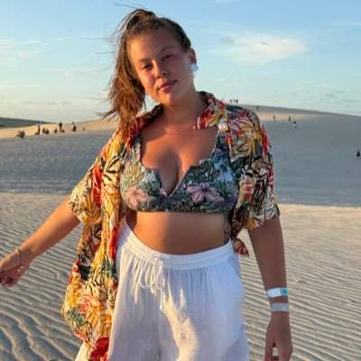 ConstantinoAye_'s profile picture. No me pidas que no sea intensa. Por sobre todas las cosas, hincha de Huracan🎈