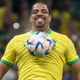 essediafoilouco's profile picture. Advogado. Contador de Histórias. Rei das Legendas👑
