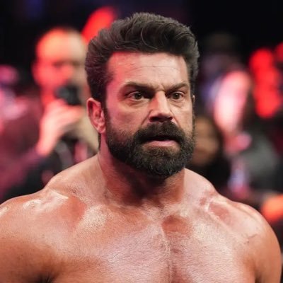 ManMadeMachina's profile picture. parody of @briancagegmsi