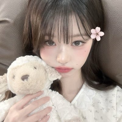 pearluvin's profile picture. 