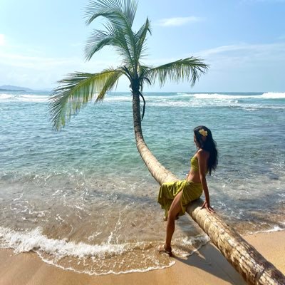 akane_no_osanpo's profile picture. 2017 Vancouver 〜 カナダのバンクーバー在住自営業 フランス系カナダ人旦那🇨🇦x🇫🇷とフードトラック経営🚚 うつ病と腰の怪我と葛藤中！たまに情緒不安定です 🙏 Motto ▶︎🩷&✌️、人は人自分は自分、自由に生きていこー🫶 Goal ▶︎ 心身健康、ポジティブ、商売繁盛、夫婦円満