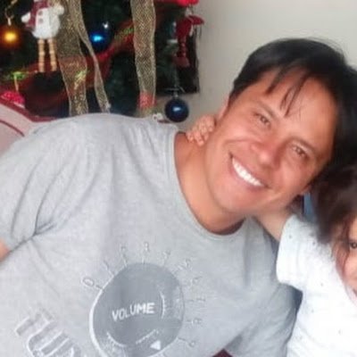 AlexLopez7621_'s profile picture. Mi cuenta anterior fue cerrada por no se sabe qué, pero hemos de volver. #RockBrigade @RollTheRadio @MillosFCOficial esposo de una gran mujer y papá de dos 💃