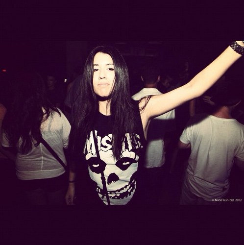 FernPlease's profile picture. I know people who know people. I don't think I know anybody who doesn't know anybody.