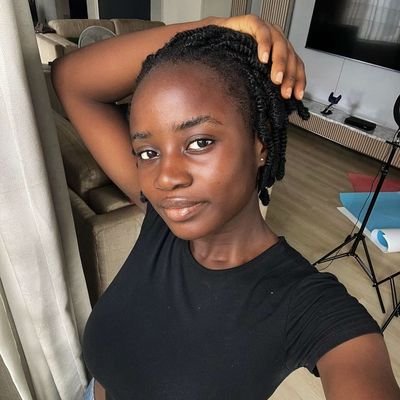 sharonneyyy's profile picture. Born to roll my eyes, forced to nod and smile