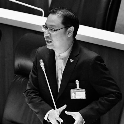 nuttha_PPLE's profile picture. ศิษย์เก่า #ธรรมศาสตร์ ผู้แทนราษฎร แบบบัญชีรายชื่อ #พรรคประชาชน คนจังหวัด #อ่างทอง และอดีตรองหัวหน้า #พรรคก้าวไกล
