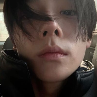 restinashes's profile picture. Wrapped in petals held by Kai.
