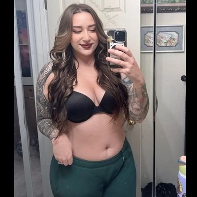 onlyhannahhedon's profile picture. Full time content creator & MILF.