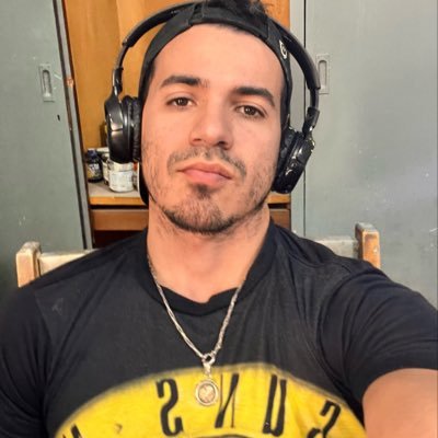 luanrose22's profile picture. Artista de la vida;  vocalista en #ANGELUSpy
fan de #DCComics
💚KF