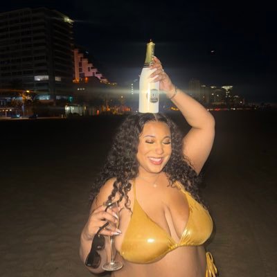 Indianaaaa__'s profile picture. Artist 🎙️|| FL ✈️ Chi || A Muse In Love 🪽