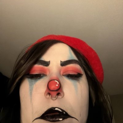 insaneclwnbussy's profile picture. feather of lead | I’m not “allowed” to own a gun
