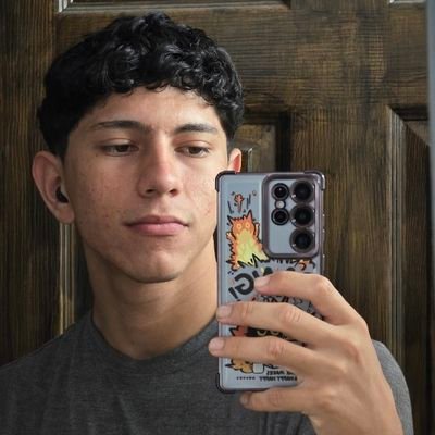 Steven_0u0's profile picture. 🫐🌫                                                                                                  
¿Qué será de nosotros?