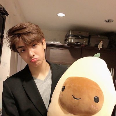 nhuzysJD's profile picture. " đại dương rất đẹp, nhưng thuyền đã cập bến rồi"