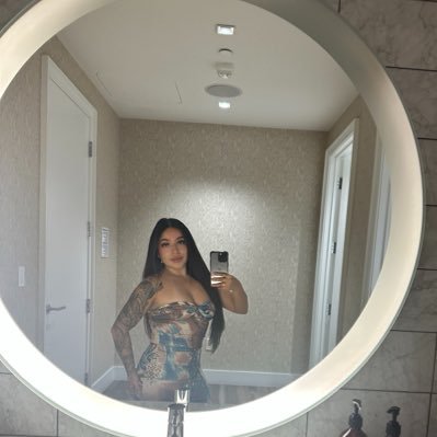 rsakxh's profile picture. blessed and highly favored | utsa alumni |