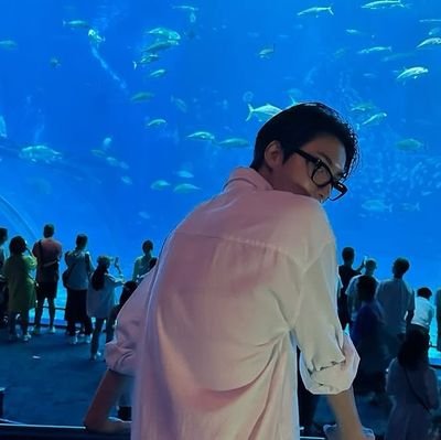 cal_yps's profile picture. books, paint, and music ── .✦
I'm a stargazer⭑๋࣭ ⭒˚. ๋࣭ ✶⋆.˚
all about #orv and #ateez 🏔️🐰🐿️