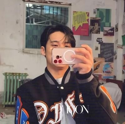 suugarrash's profile picture. (18) he/him — jadi arsiteknya ditunda dulu.