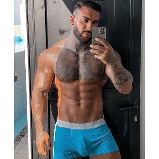 MichaelDaveve's profile picture. Antiwoke, anti chairos, anti 4t.
Lector de todo lo que me llega.
Vicios: Gym y el sexo.