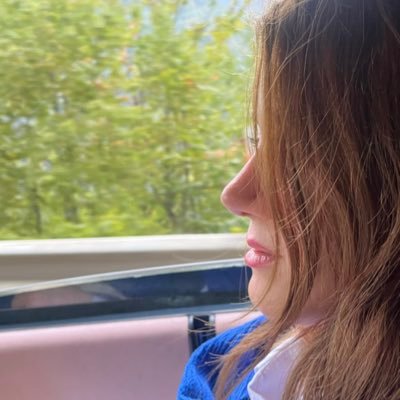 fariiii28's profile picture. 