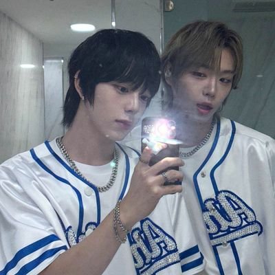 _Qtieraji__'s profile picture. 💕idk what to put here..                                                                                                       
{ I literally stan alot a grps}