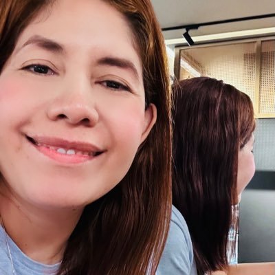 n8_laura's profile picture. Mad fer it. Gillian Anderson is my goddess 💜