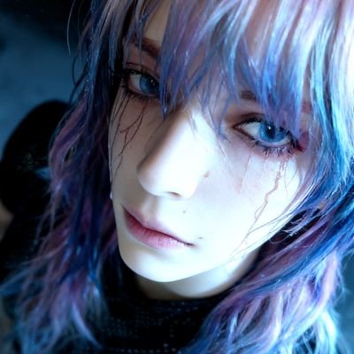 kurama_senpaii's profile picture. Mexican Fashion Designer. I ❤️  visual kei, V系, rock, art, anime, and comics.