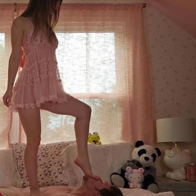 riq_reeq's profile picture. Open-minded Bi dude||
kinky, naughty, nasty and slutty asf 😏 🤪
60% Dominant, 40% Submissive||
Kenyan living in Diaspora
Add me on snap 🤪