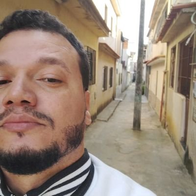 RobertoEdv92826's profile picture. 