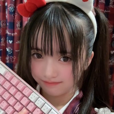 rinr_in1120's profile picture. 愛知県｜高校2年生｜11.20🎂｜147cm｜歌うのが好き｜タイピング