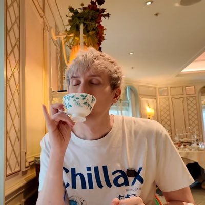 bokurodais's profile picture. kevin and i talk about your intricate and endless daddy issues all the time | multi account