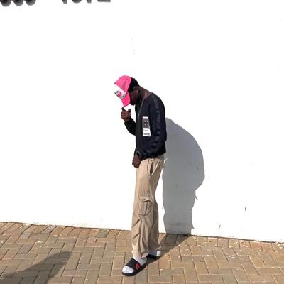 kwesicue_1's profile picture. BIGGER THAN SATAN 👑 /REALMADRID/ I follow back fast 👊🏽camon who said am not that guy???