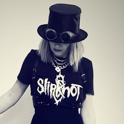 dd_delulu's profile picture. ○single
○taken
●mentally dating Tom Hiddleston