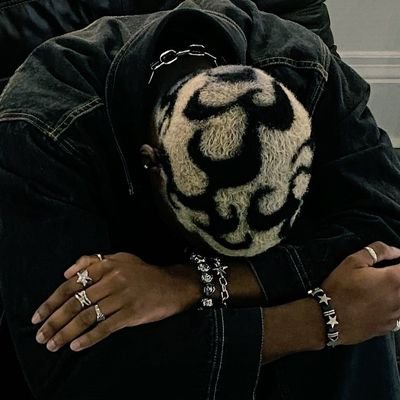 alakh_selakhile's profile picture. creative.