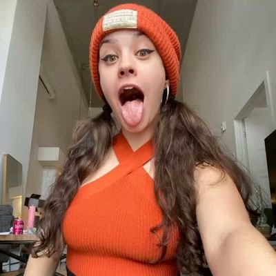 pophenry375517's profile picture. 